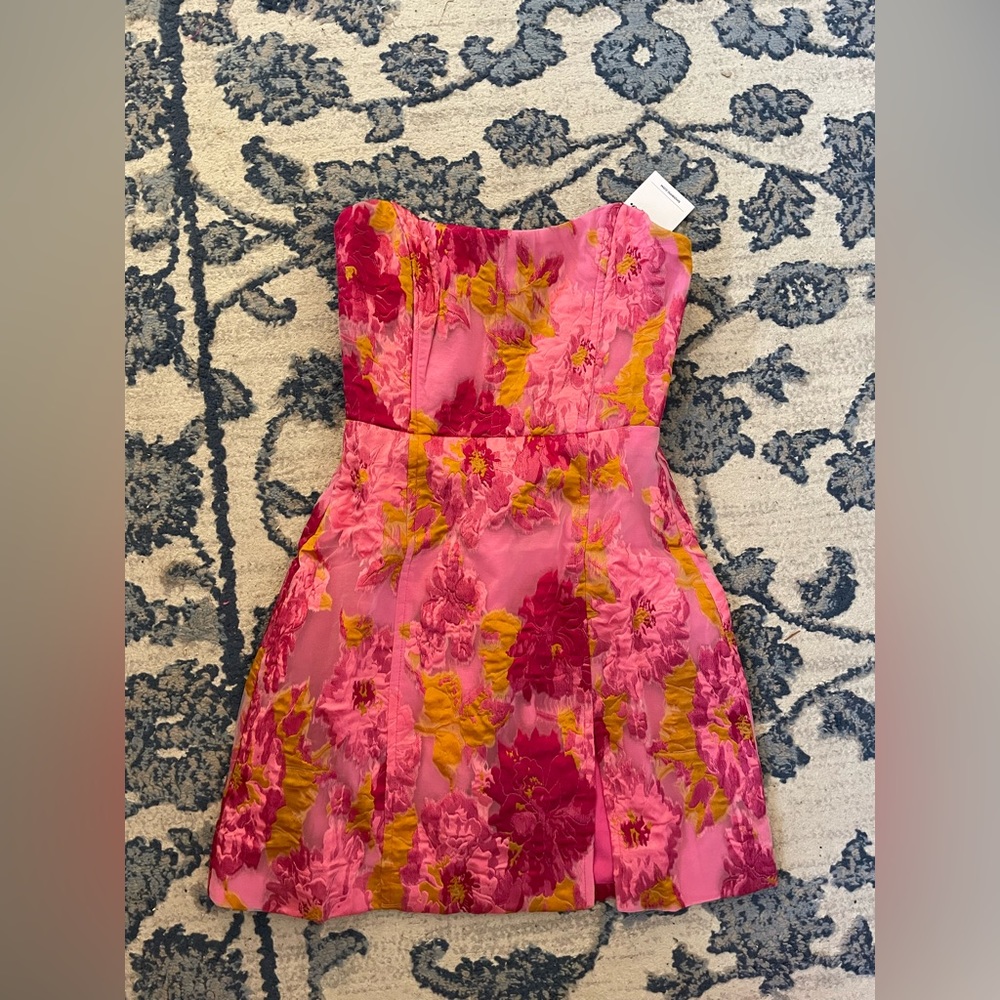 BRAND NEW SHOWPO STRAPLESS MINI DRESS!!!Pink floral